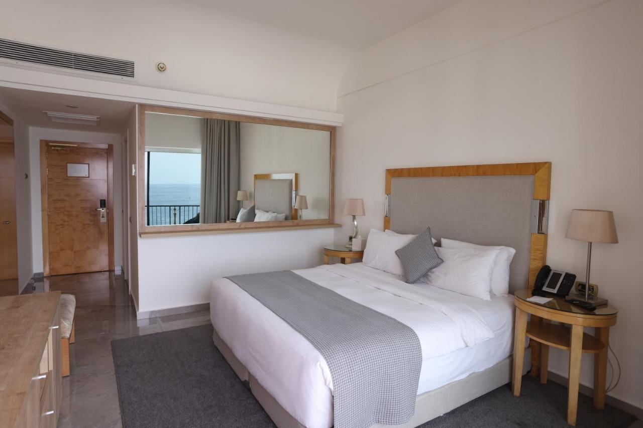 Riviera Hotel And Beach Lounge, Beirut Eksteriør billede