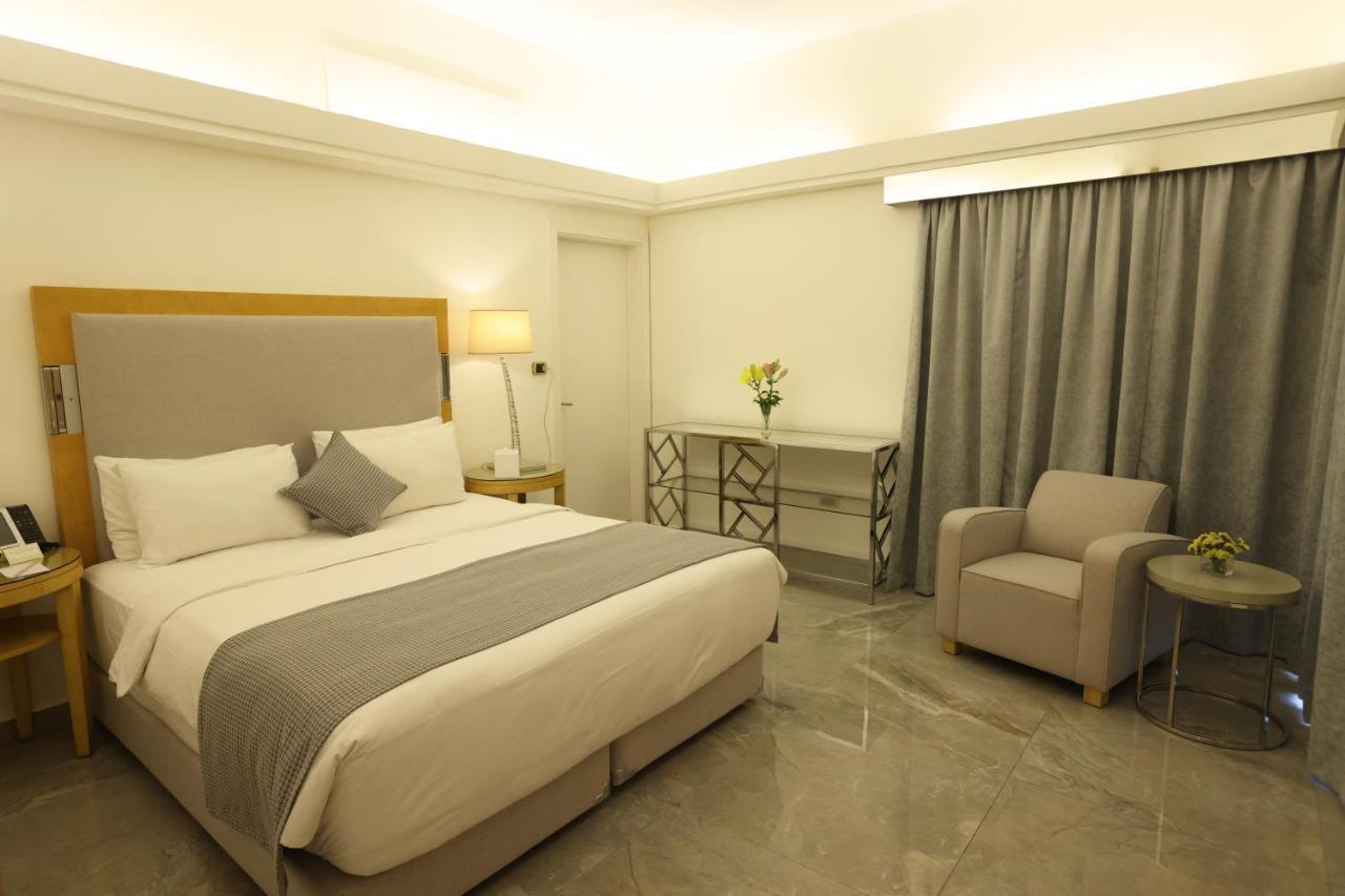 Riviera Hotel And Beach Lounge, Beirut Eksteriør billede