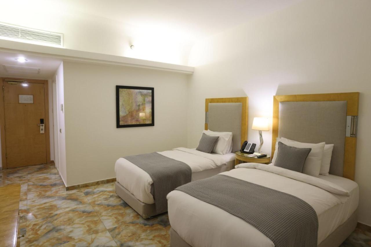 Riviera Hotel And Beach Lounge, Beirut Eksteriør billede