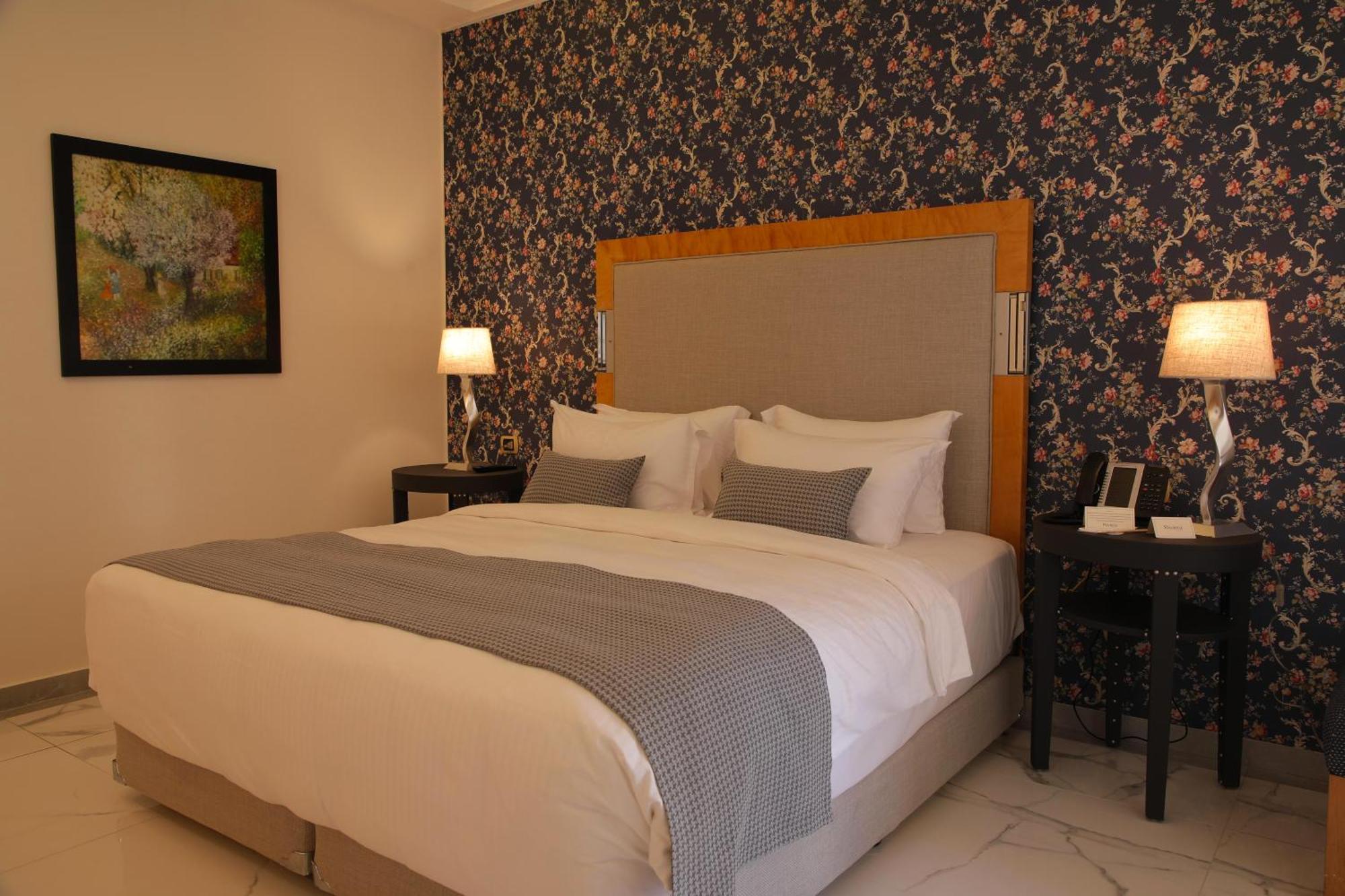 Riviera Hotel And Beach Lounge, Beirut Eksteriør billede