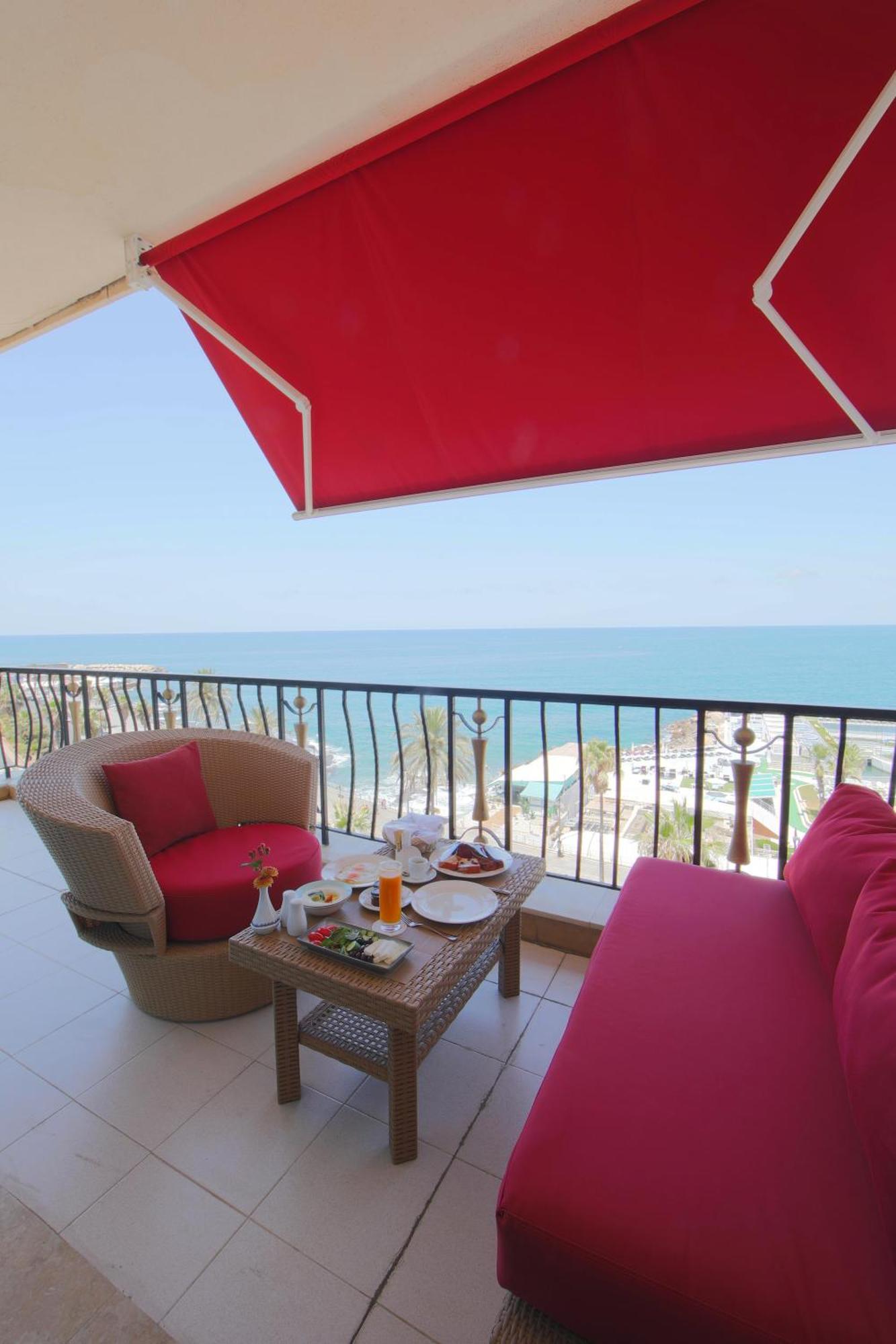 Riviera Hotel And Beach Lounge, Beirut Eksteriør billede