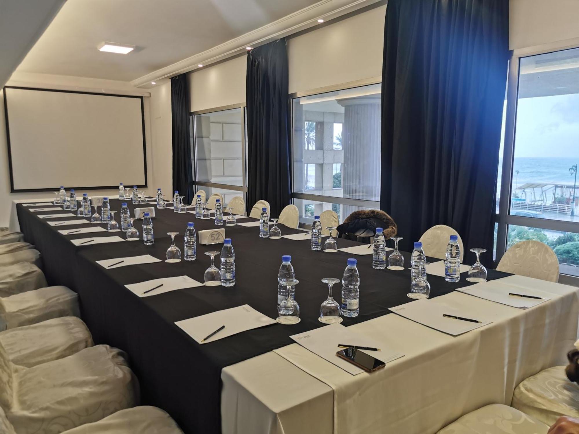 Riviera Hotel And Beach Lounge, Beirut Eksteriør billede
