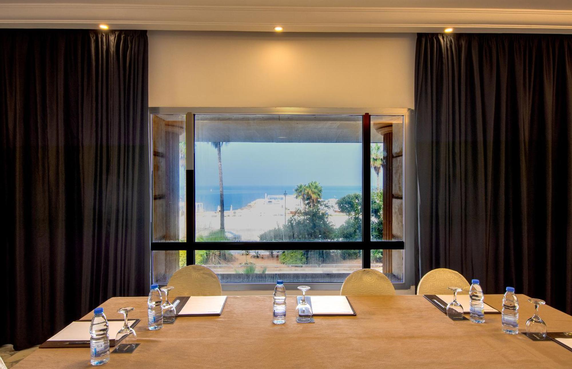Riviera Hotel And Beach Lounge, Beirut Eksteriør billede